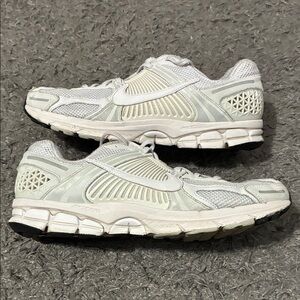 Nike vomero 5